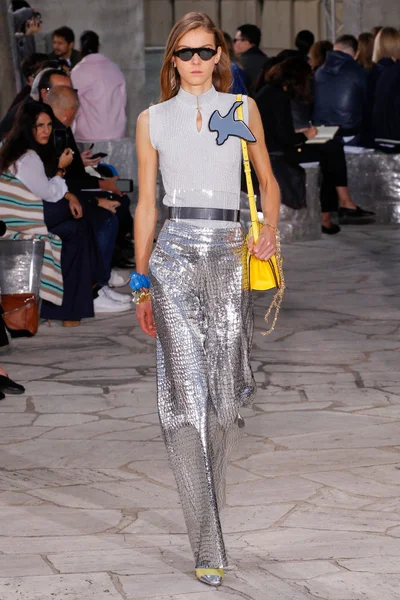 Look 37